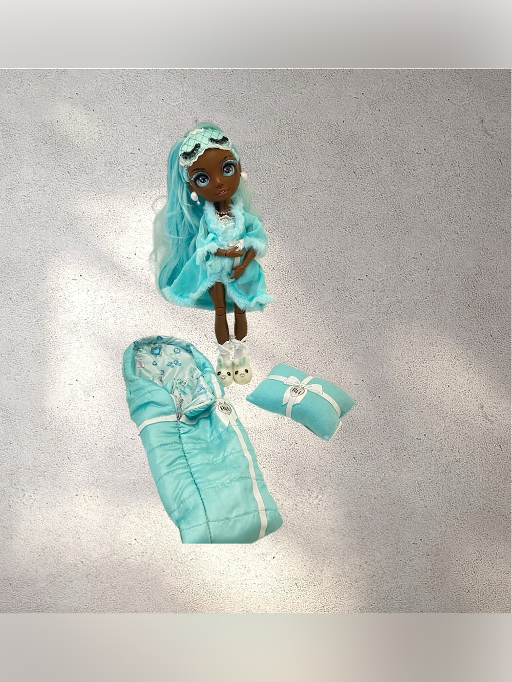Robin Sterling Rainbow High Slumber Party Fashion Doll Playset